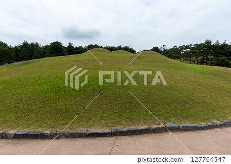 Tomb of King Muryeong and Royal Tombs of Baekje dynasty period, UNESCO World Heritage Site in Gongju, South Korea 127764547