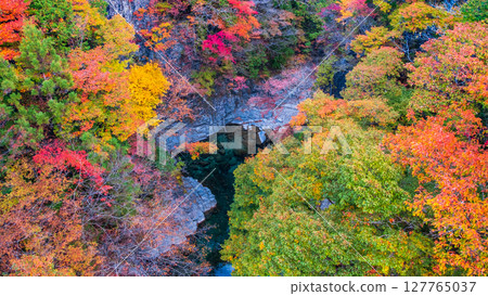 土chi峽（秋天） 127765037