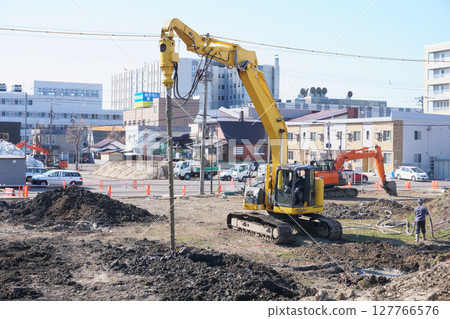 工地地面改良工作中的螺旋鑽 127766576