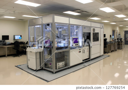 Advanced Laboratory Automation Machine in a Clean High-Tech Facility Setting. Advanced Laboratory Automation Machine in a Clean High-Tech Facility Setting. 127769254