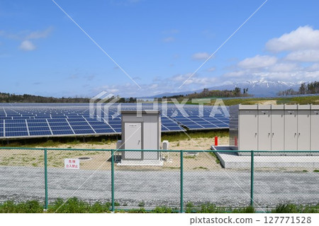 lots of solar panels lots of solar panels 127771528