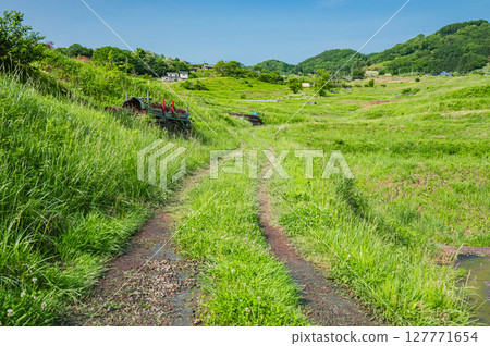 Rural farm roads [Nagano Prefecture] 127771654