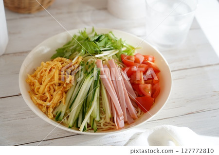 chilled Chinese noodles chilled Chinese noodles 127772810