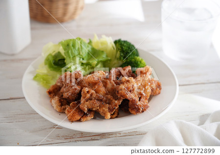 Deep-fried pork 127772899