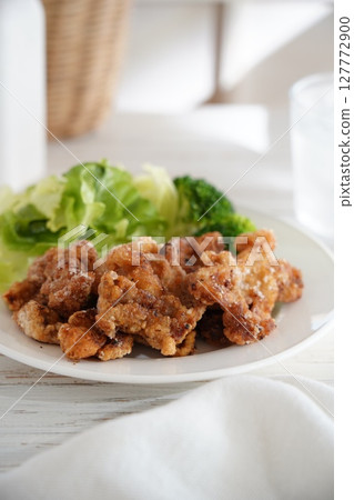 Deep-fried pork Deep-fried pork 127772900