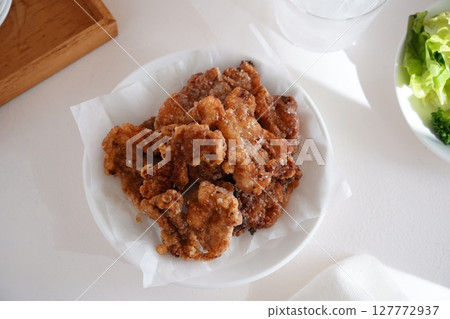 Deep-fried pork 127772937