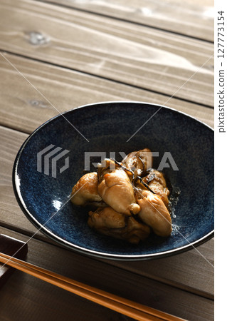 Oysters baked in butter and soy sauce 127773154