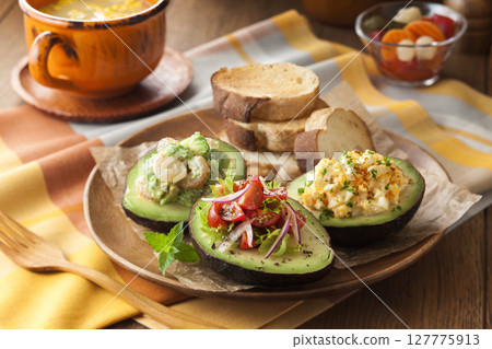 鱷梨沙拉 127775913