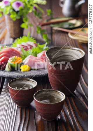清酒及4種生魚片 127776107
