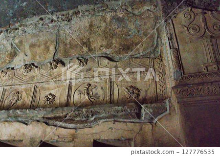 Tour of the ruins of Pompeii Tour of the ruins of Pompeii 127776535