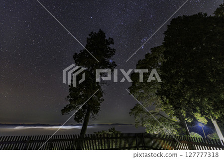 霧海天文台的星空:獵戶座和冬季大三角 霧海天文台的星空:獵戶座和冬季大三角 127777318