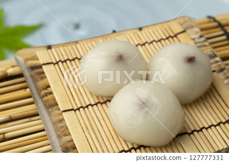 Fresh Kudzu Manju Fresh Water Manju 127777331