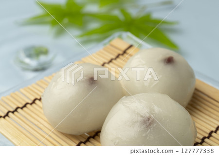 Fresh Kudzu Manju Fresh Water Manju Fresh Kudzu Manju Fresh Water Manju 127777338