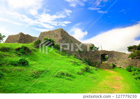 [Okinawa Prefecture] Nakagusuku Castle ruins on a clear day (Third enclosure and rear gate) 127779230