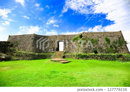 [沖繩縣] 晴天時的中城城遺址（二之閣） 127779238