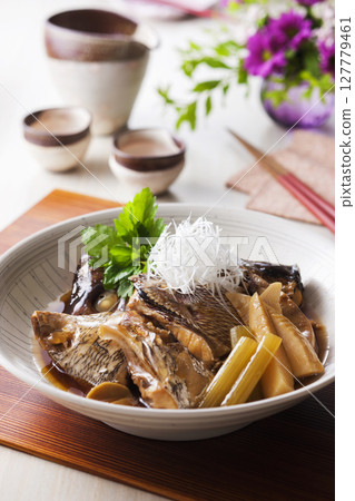Boiled sea bream and sake 127779461