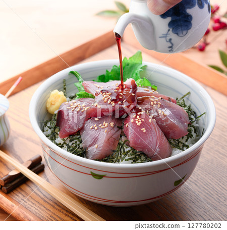 Bonito bowl (fresh raw bonito bowl) Seafood bowl Bonito bowl (fresh raw bonito bowl) Seafood bowl 127780202