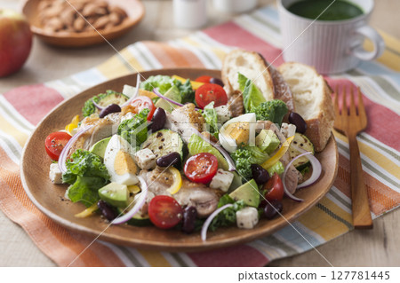 Power salad 127781445
