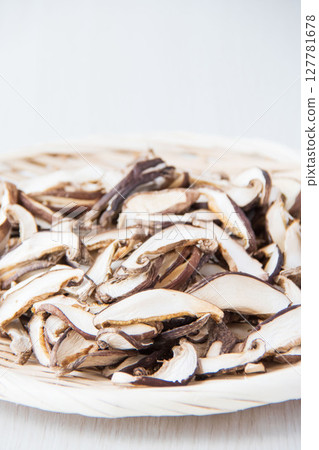 Dried Shiitake Mushroom Slices Dried Shiitake Mushroom Slices 127781678