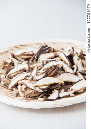 乾香菇片 127781679