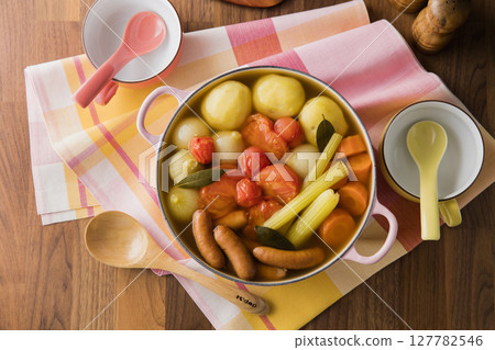 Tomato Pot-au-feu 127782546