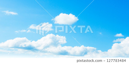 藍天白雲的簡單風景 127783484