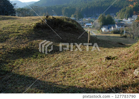 Kameyama Castle dry moat ruins (Shinshiro City, Aichi Prefecture) Kameyama Castle dry moat ruins (Shinshiro City, Aichi Prefecture) 127783790