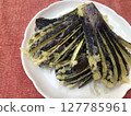Eggplant tempura is a must-try in summer 127785961