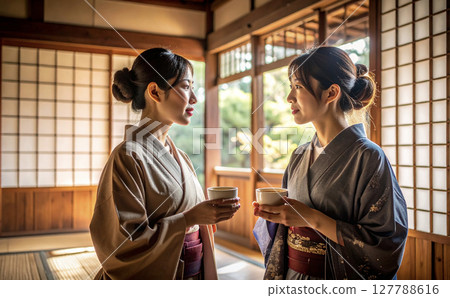 和服喝茶的一名婦女 和服喝茶的一名婦女 127788616