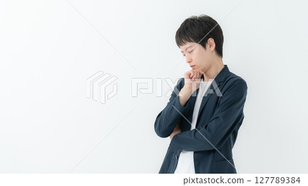辦公室休閒裝的煩惱 127789384