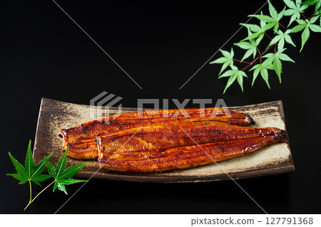 Braised eel 127791368
