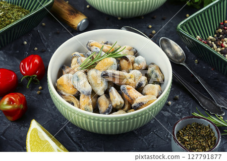 Cleaned frozen mussels. Cleaned frozen mussels. 127791877