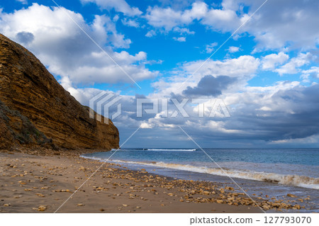 Bells Beach at Aireys Inlet on the Great Ocean Road, Australia 127793070
