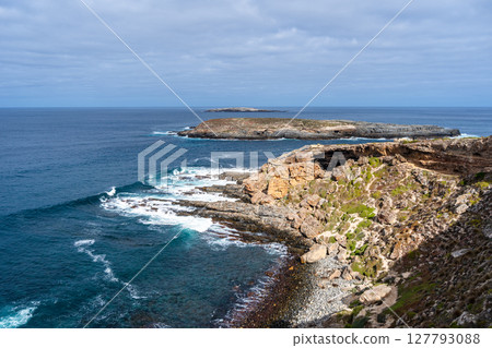 Casuarina Islet seen from Cape Du Couedic, Flinders Chase, Kangaroo Island, Australia 127793088