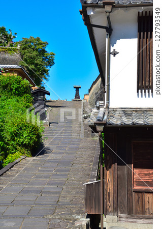 Kitsuki castle town Sakamiya slope 127793549
