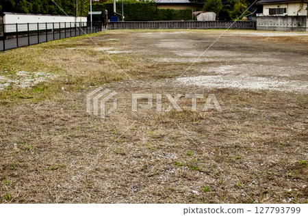 A large open space in a residential area 127793799