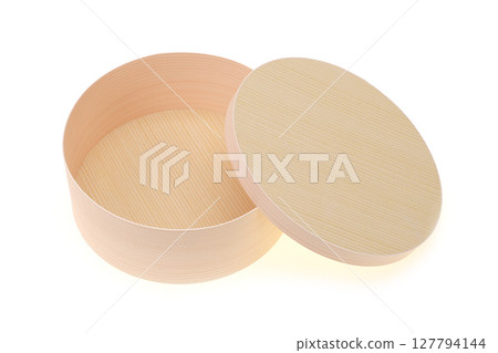 Round wooden paper box Round wooden paper box 127794144