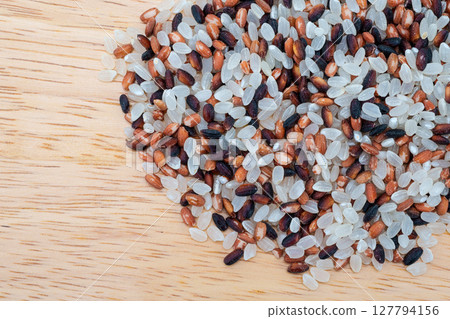 ancient rice 127794156