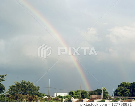 梅雨季節關東平原的彩虹 127798981