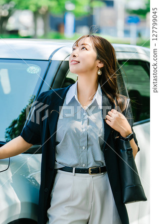 Car and woman/business woman 127799045