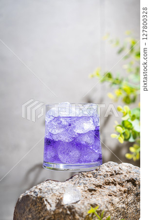 Blueberry purple drink 127800328