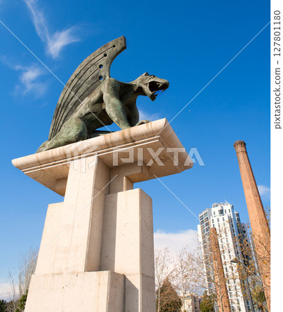 Valencia Pont del Regne reino bridge guardian gargoyles 127801180