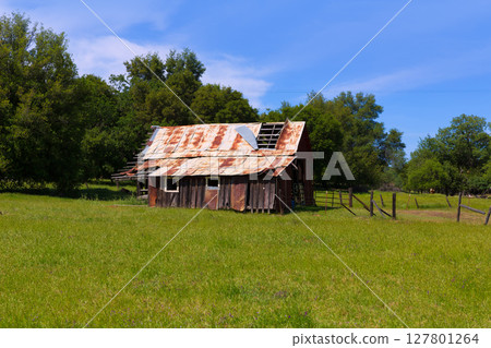 Calfornia Western style wooden houses 127801264
