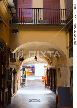 Valencia Plaza Redonda is a round square in Spain 127801861