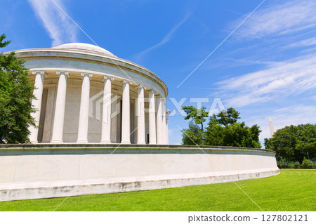 Thomas Jefferson memorial in Washington DC 127802121