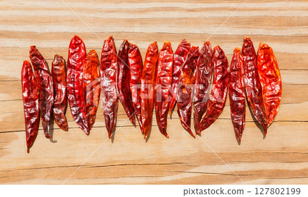 Chile de arbol seco dried hot Arbol pepper 127802199