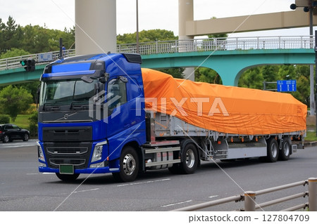 拖車 拖車 127804709