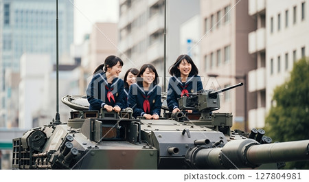 女學生騎坦克 127804981