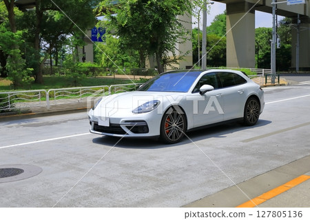 White sports car 127805136