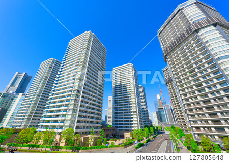 [Kanagawa Prefecture] May - Want to live in the hugely popular Minato Mirai area of Yokohama? 127805648